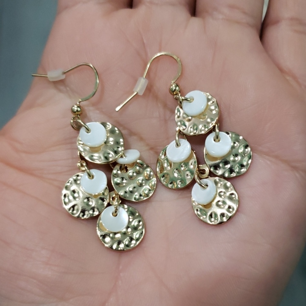 NEW!!EARRINGS FOR WOMEN!